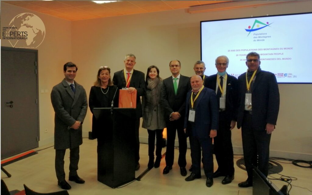 Meeting in Chambery between Mr. Jean Lassalle and Mr. Jacques Viallat during the twentieth anniversary of the Asia-Pacific Union.